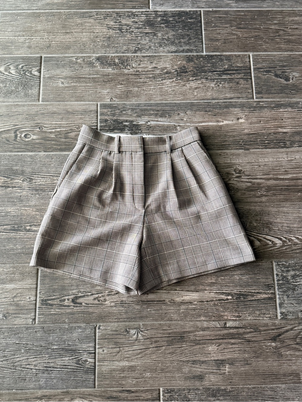 Aritzia Babaton High Rise Tailored Plaid Shorts